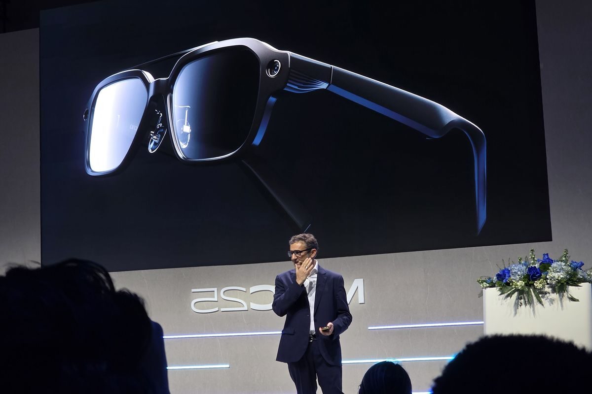 Tecno AI Glasses Series Tarik Perhatian di MWC 2025